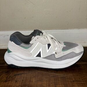 The FIGS | New Balance 5740 | UNISEX | size M 7.5/W 9